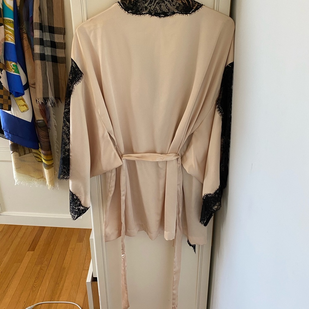 Victoria’s  Secret Robe - Picture 7 of 7